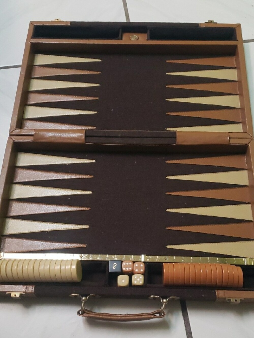 Vintage brown classic Backgammon Set with Dice and Chips, leather suitcase style - Picture 2 of 12